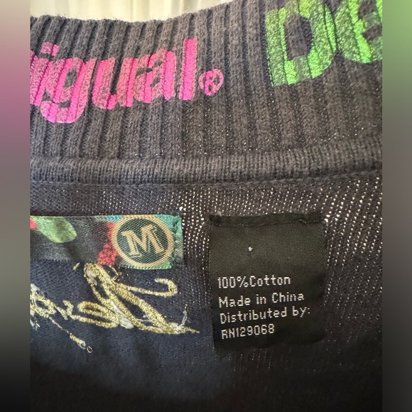 Desigual Sweater. Such a cool piece🔥 - Picture 4 of 5